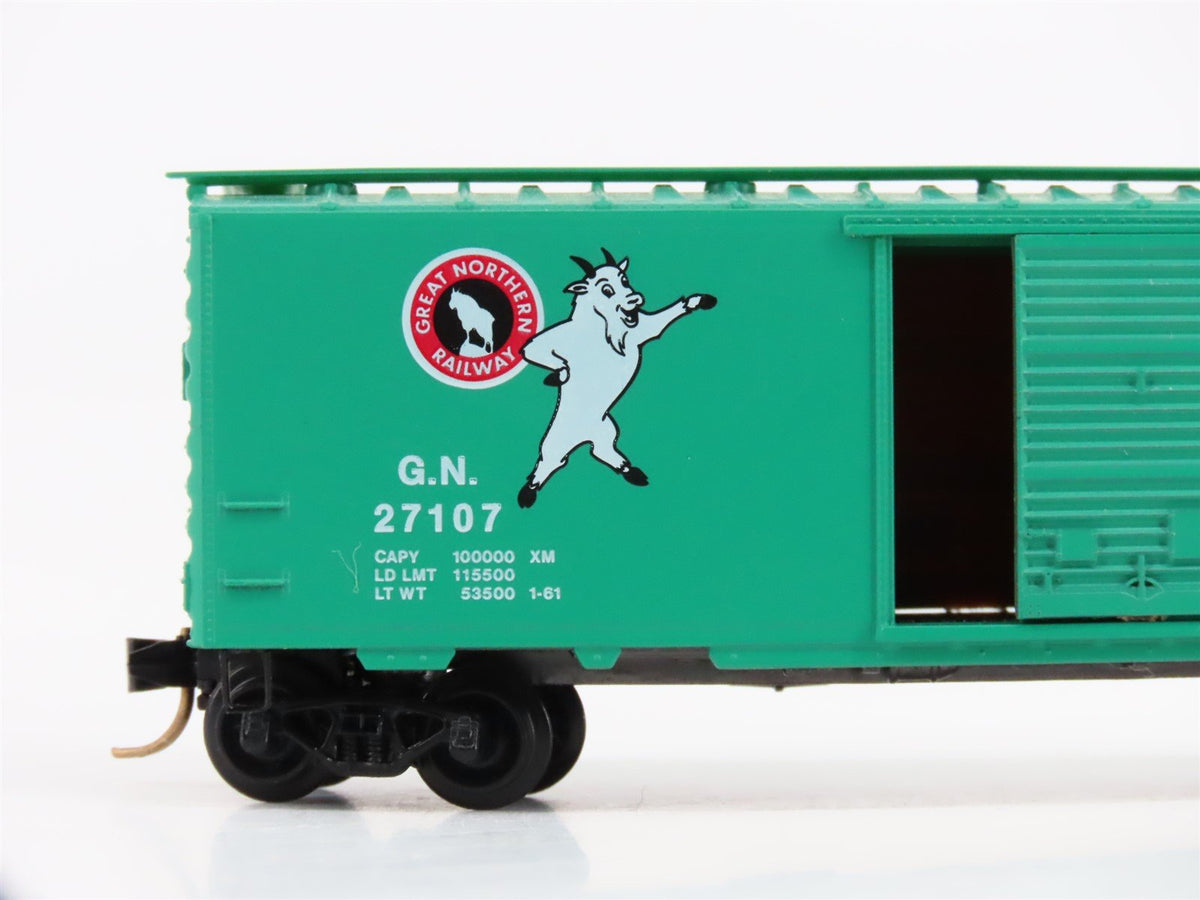 N Scale Kadee Micro-Trains MTL 20420 GN Great Northern Rocky 40&#39; Box Car #27107