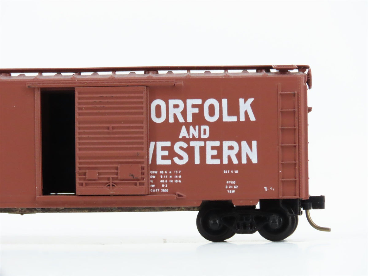 N Scale Kadee Micro-Trains MTL 20039 N&amp;W Railroad 40&#39; Box Car #54619 Blue Label