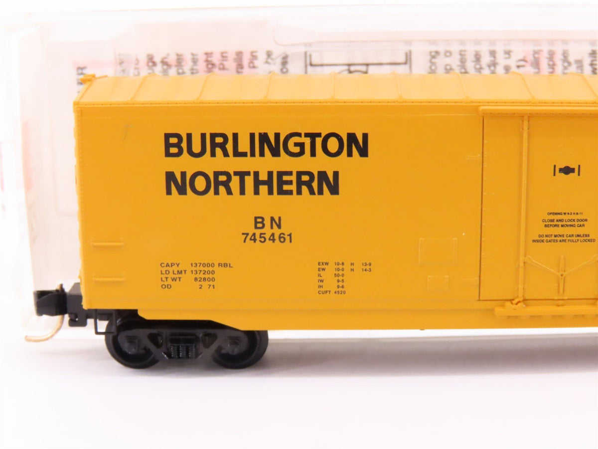 N Micro-Trains MTL 38160 BN Western Fruit Express 50&#39; Plug Door Box Car #745461