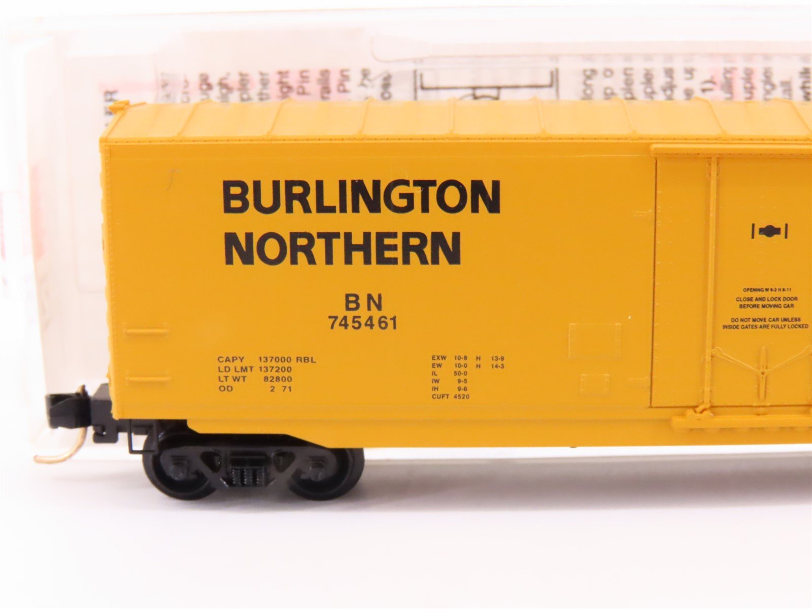 N Micro-Trains MTL 38160 BN Western Fruit Express 50' Plug Door Box Car #745461