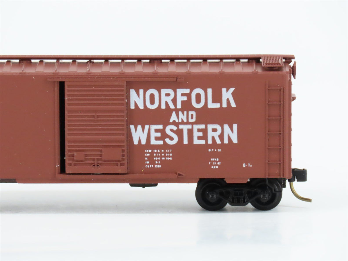 N Scale Kadee Micro-Trains MTL 20039 N&amp;W Railroad 40&#39; Box Car #54614 Blue Label