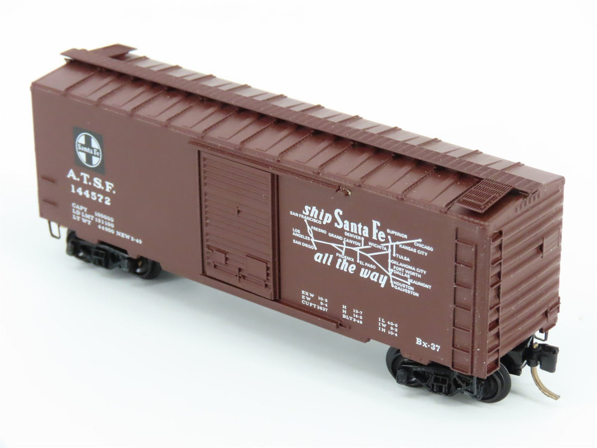 N Kadee Micro-Trains MTL 20020 ATSF Santa Fe Super Chief 40&#39; Box Car #144572