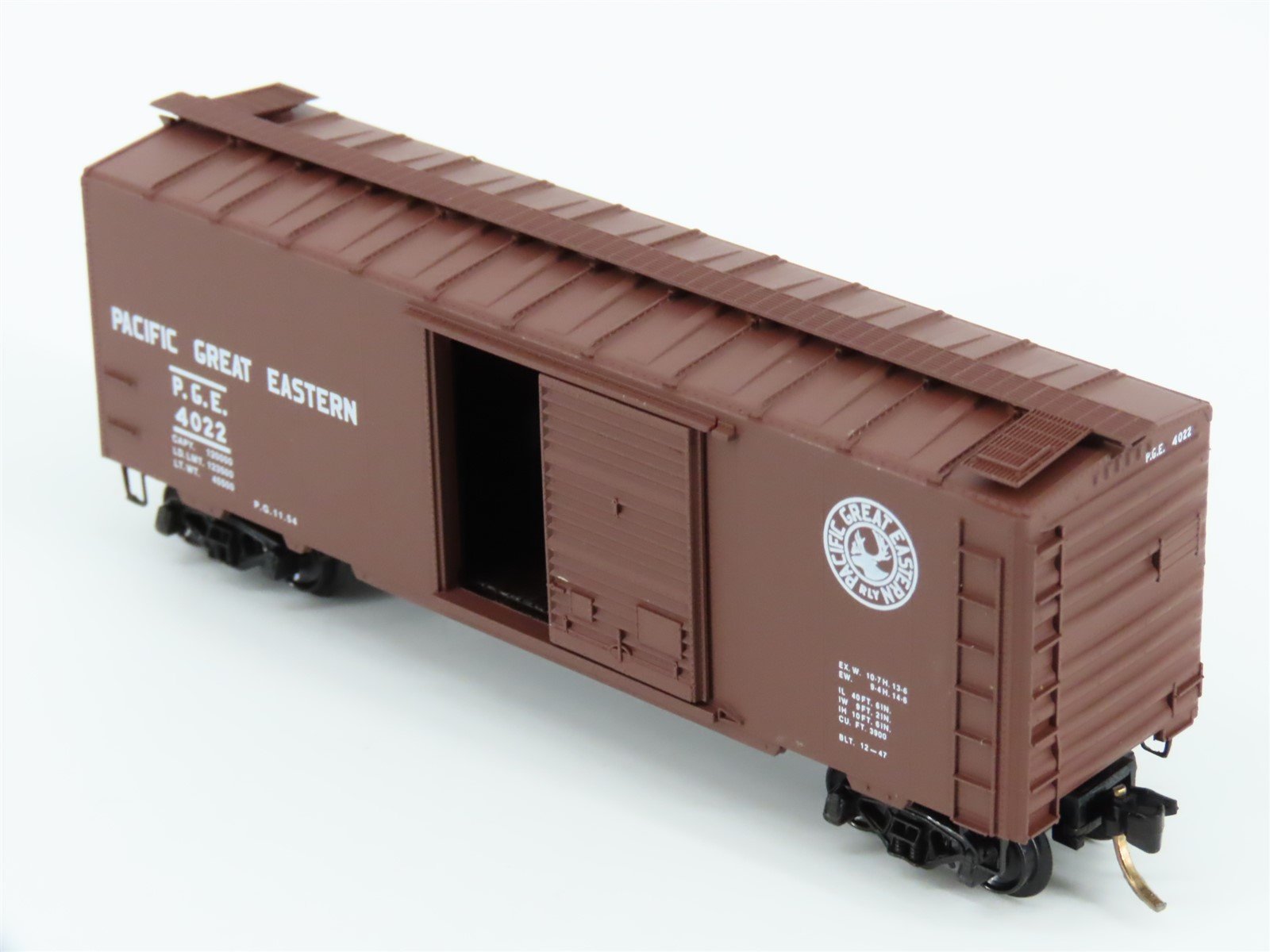 N Scale Micro-Trains MTL 20970 PGE Pacific Great Eastern 40' Box Car #4022