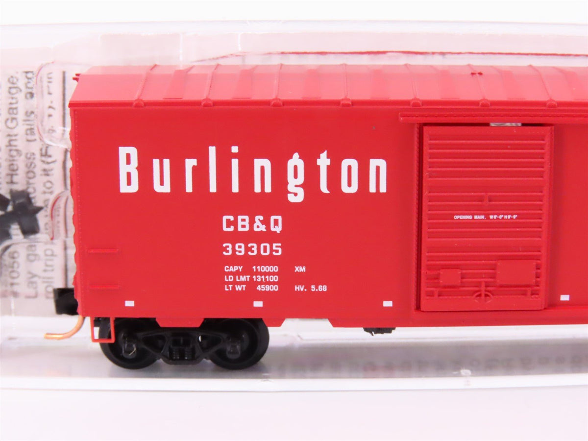 N Micro-Trains MTL 73050 CBQ Burlington Route 40&#39; Plug Door Boxcar #39305