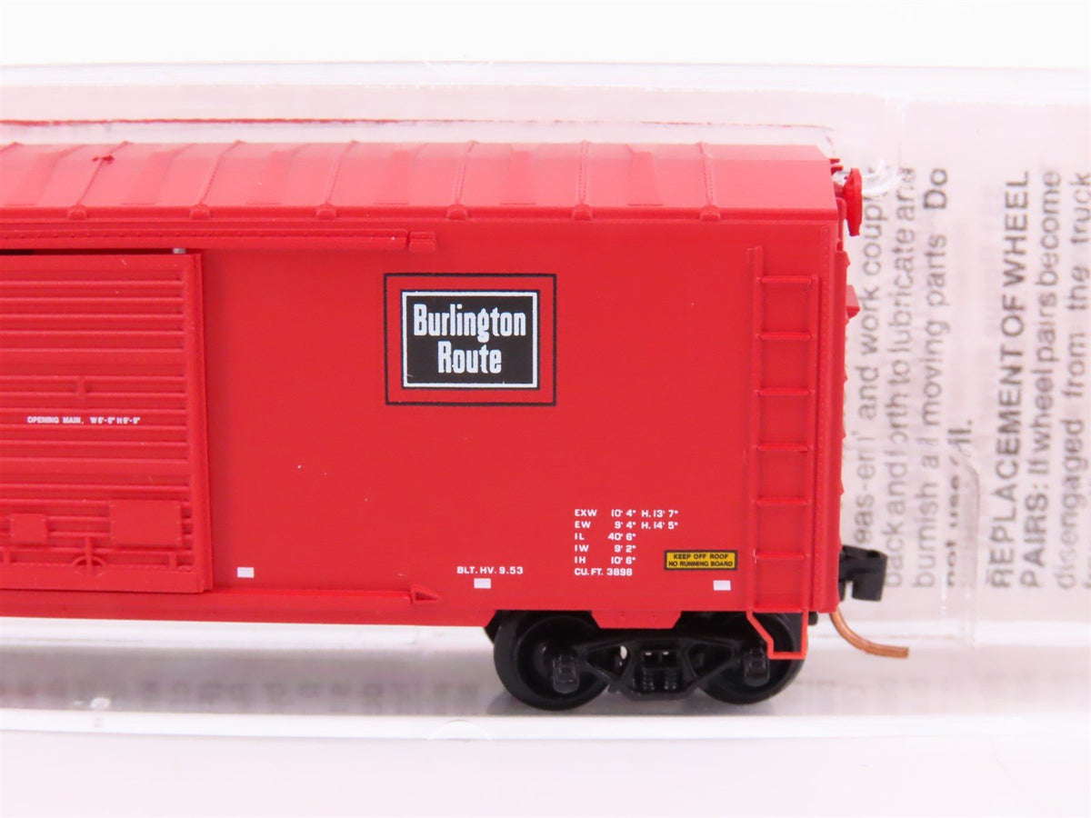 N Micro-Trains MTL 73050 CBQ Burlington Route 40&#39; Plug Door Boxcar #39305