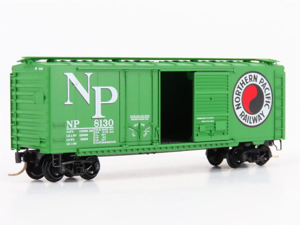 N Scale Micro-Trains MTL 22090 NP Northern Pacific Railroad 40&#39; Box Car #8130