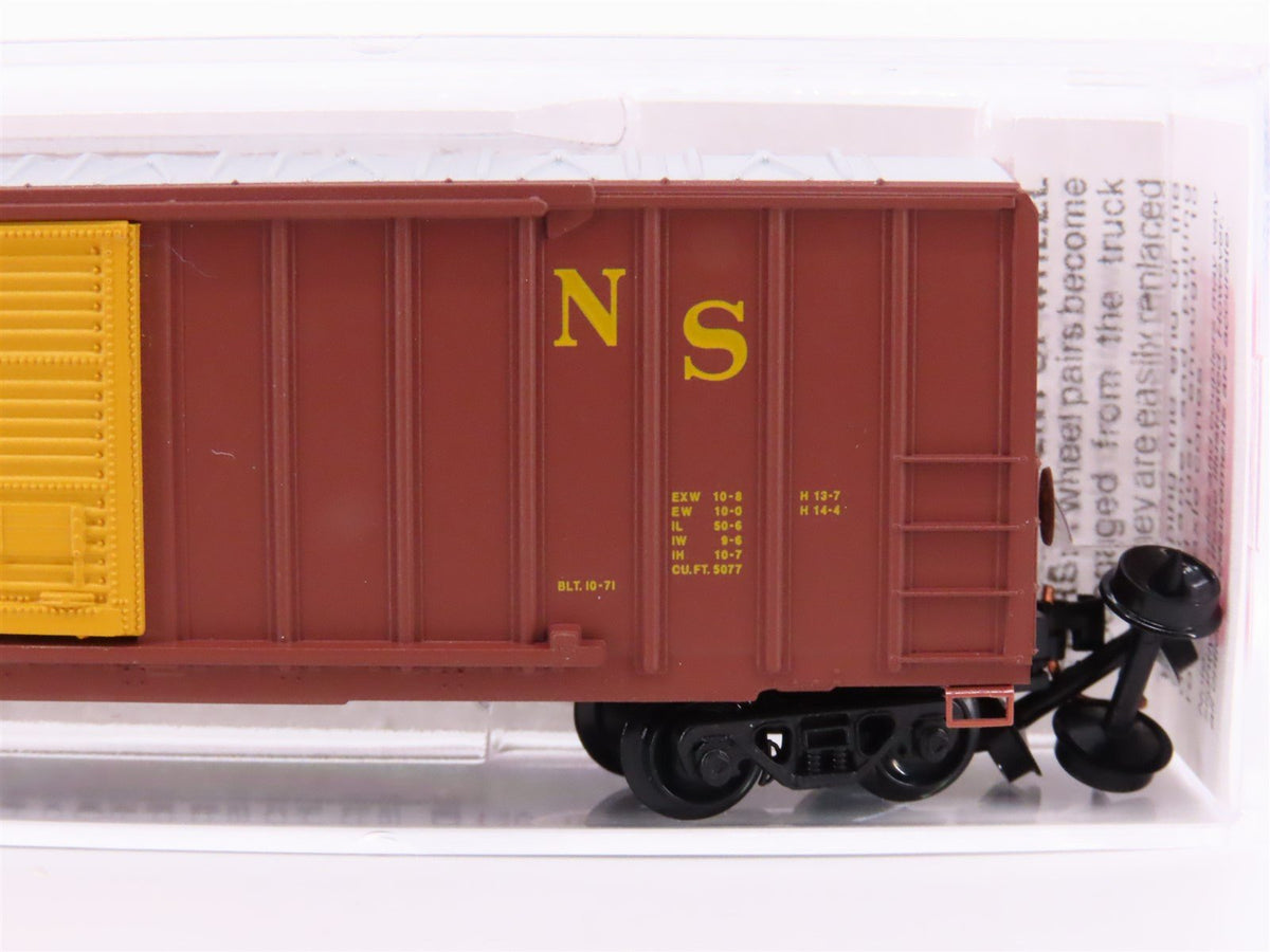 N Scale Micro-Trains MTL 25660 NS Norfolk Southern 50&#39; Rib Side Boxcar #2210