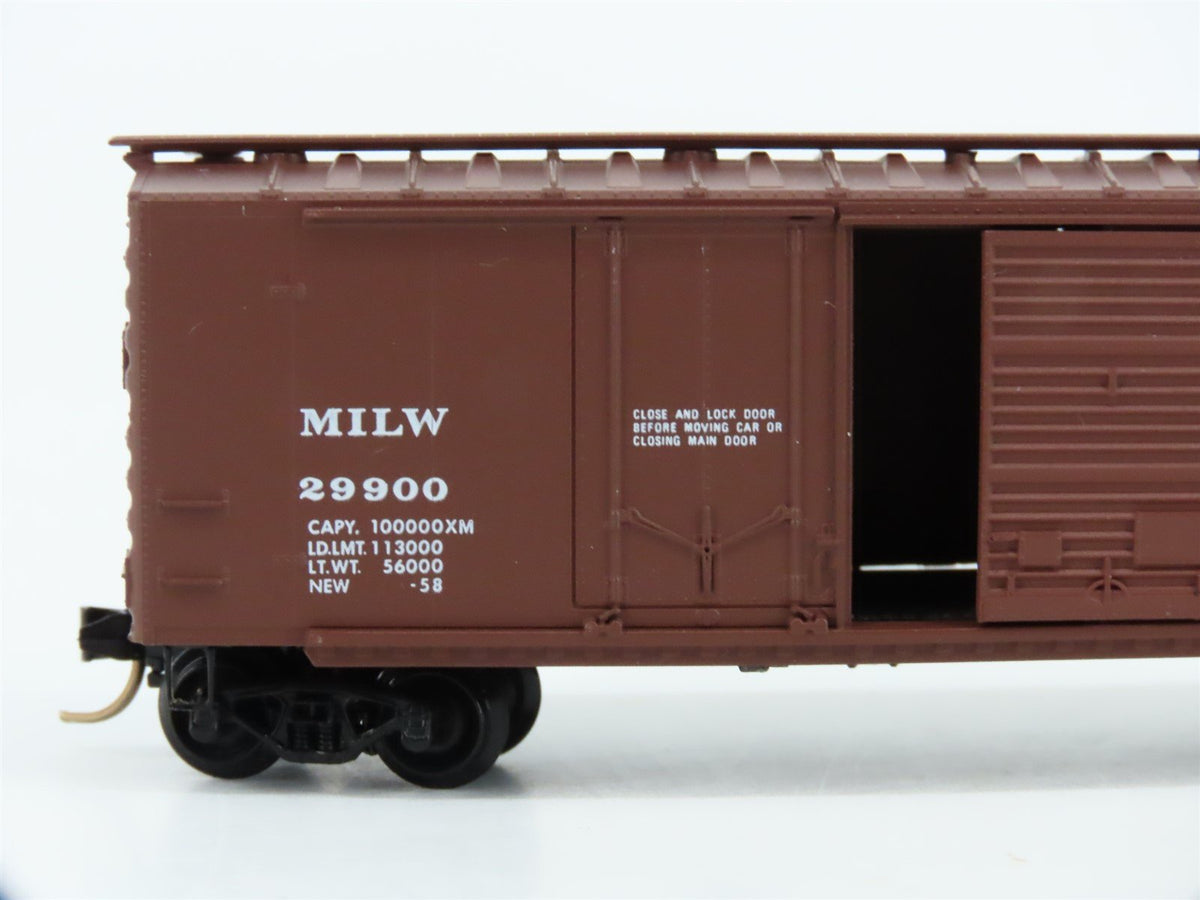 N Scale Micro-Trains MTL 22180 MILW Milwaukee Road 40&#39; Box Car #29900