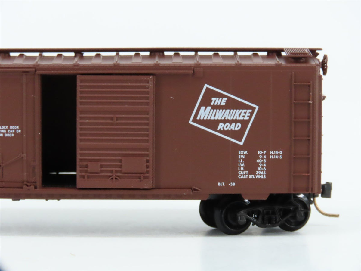 N Scale Micro-Trains MTL 22180 MILW Milwaukee Road 40&#39; Box Car #29900