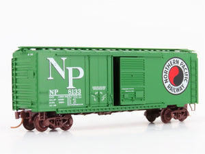 N Scale Micro-Trains MTL 22090 NP Northern Pacific Railroad 40' Box Car #8133