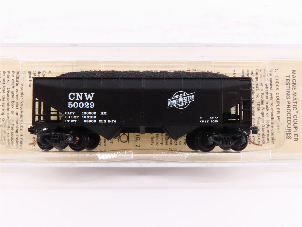 N Kadee Micro-Trains MTL 55110 CNW 33&#39; 2-Bay Offset Hopper #50029 w/ Load