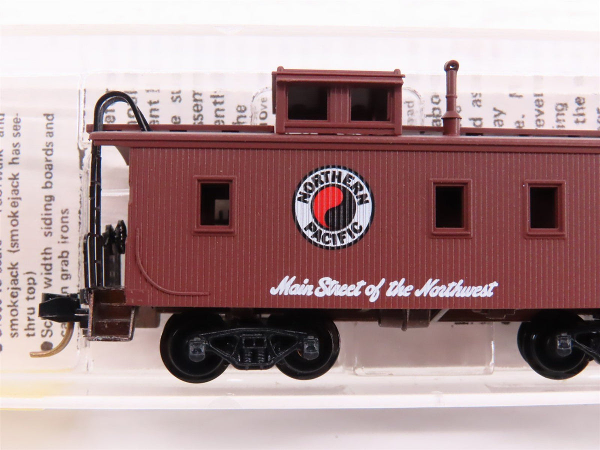 N Kadee Micro-Trains MTL 51050 NP &quot;Main Street&quot; Offset Cupola Caboose #1653