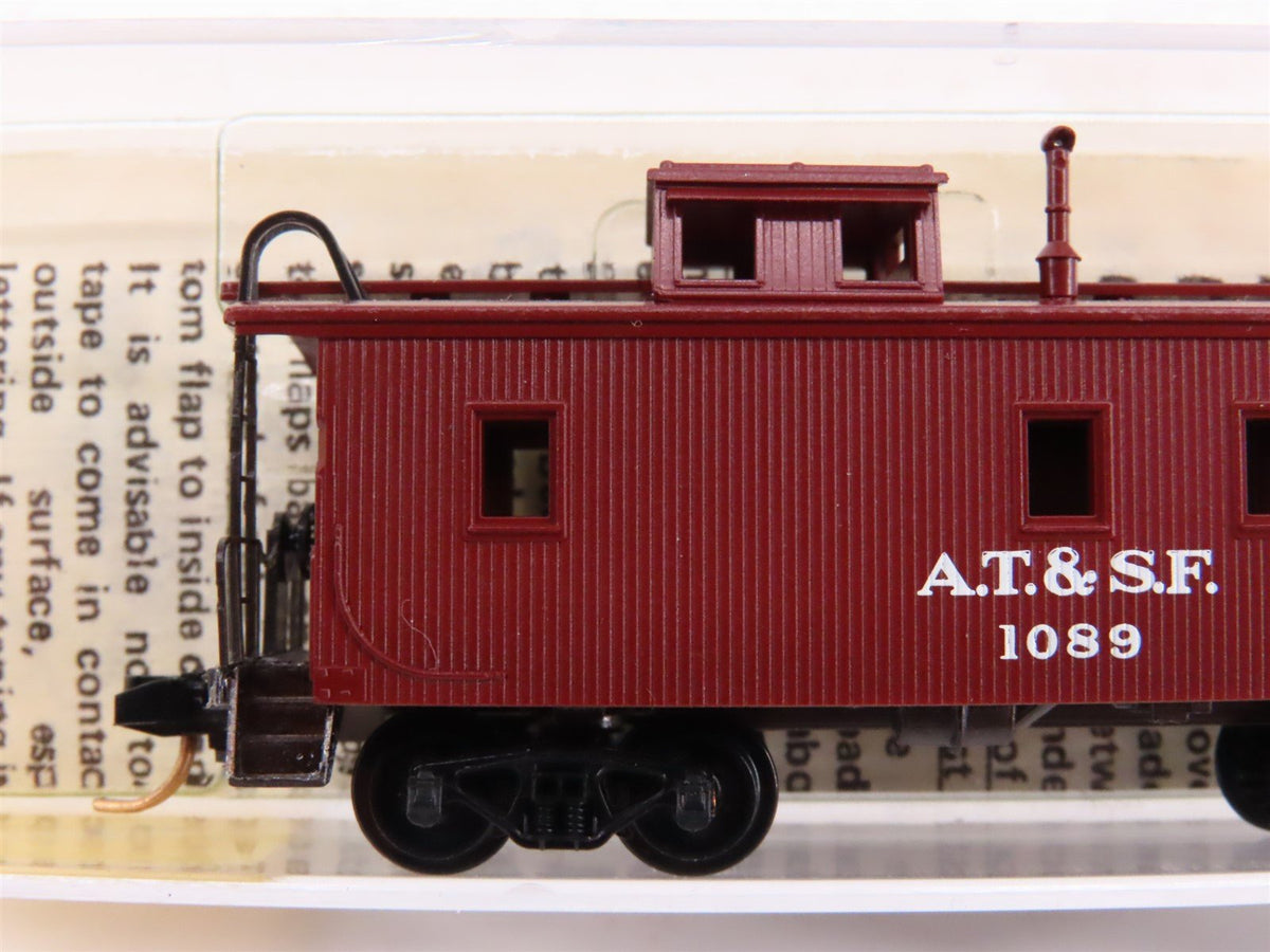 N Kadee Micro-Trains MTL 50040 ATSF Santa Fe 34&#39; Offset Cupola Caboose #1089