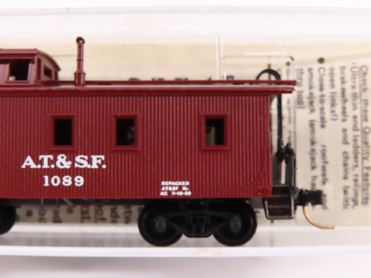 N Kadee Micro-Trains MTL 50040 ATSF Santa Fe 34&#39; Offset Cupola Caboose #1089