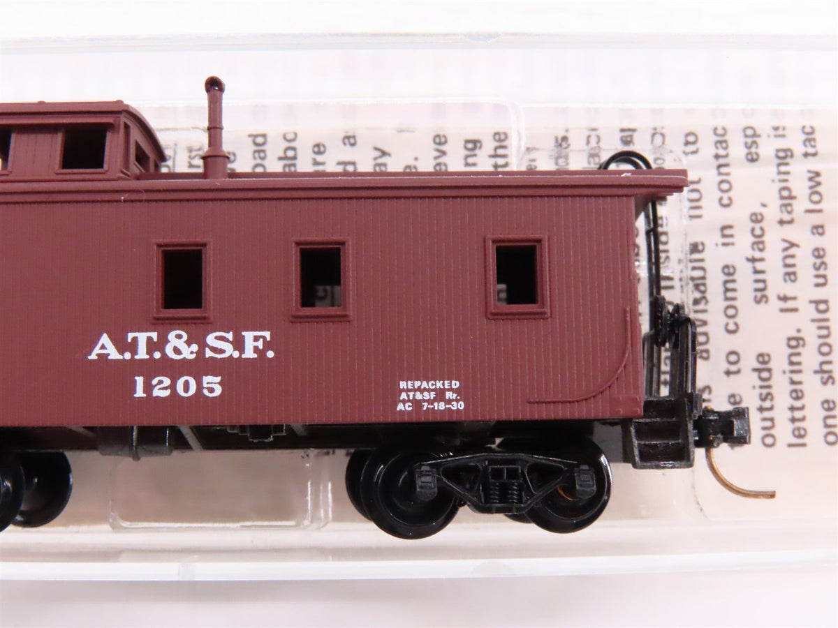 N Kadee Micro-Trains MTL 50040 ATSF Santa Fe 34&#39; Offset Cupola Caboose #1205