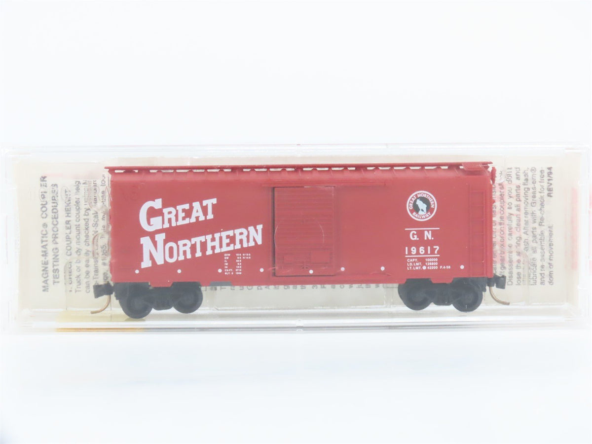 N Scale Micro-Trains MTL 20186 GN Great Northern 40&#39; Single Door Box Car #19617