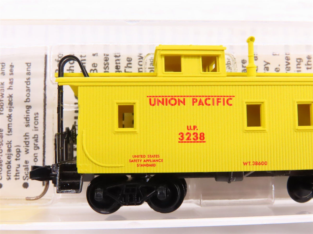 N Kadee Micro-Trains MTL 50100 UP Union Pacific 34&#39; Offset Cupola Caboose #3238