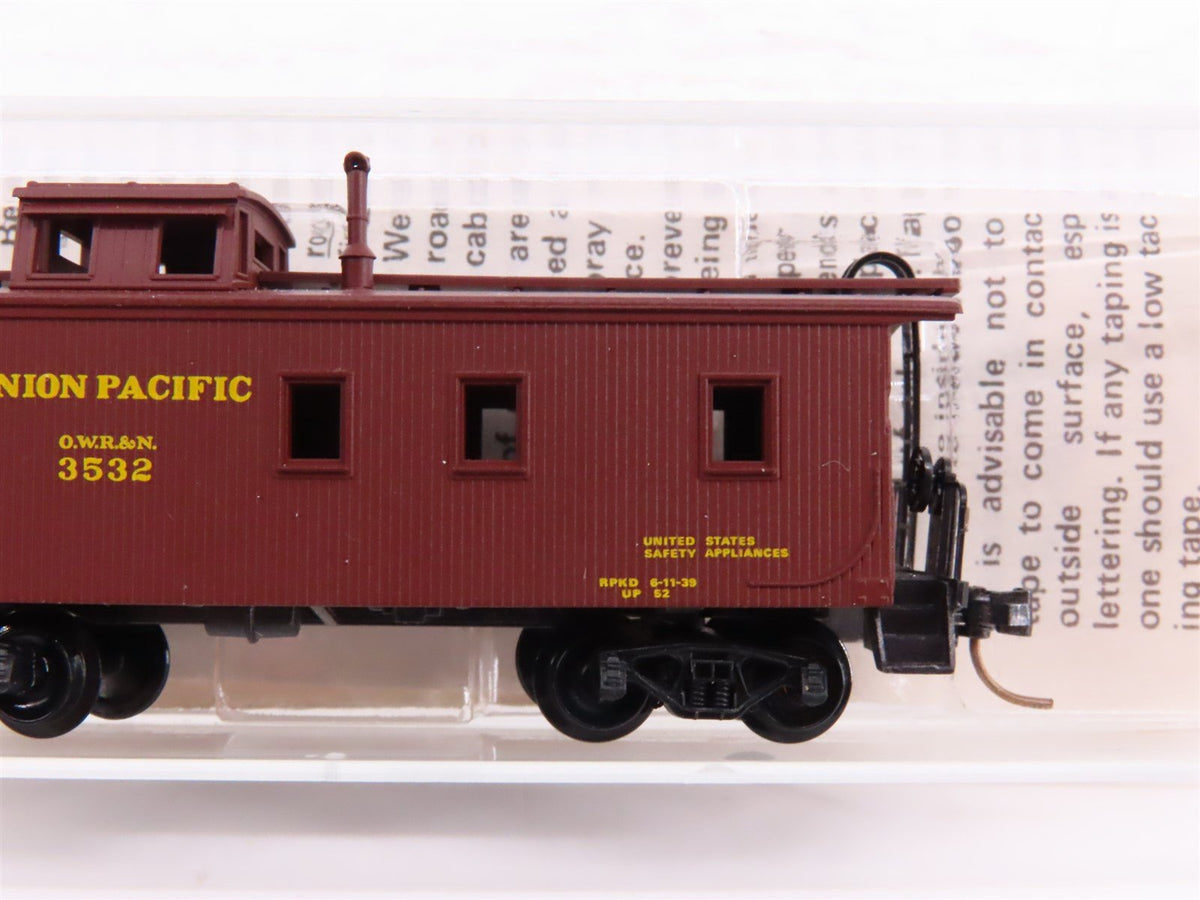 N Kadee Micro-Trains MTL 50010 UP / OWR&amp;N 34&#39; Offset Cupola Wood Caboose #3532