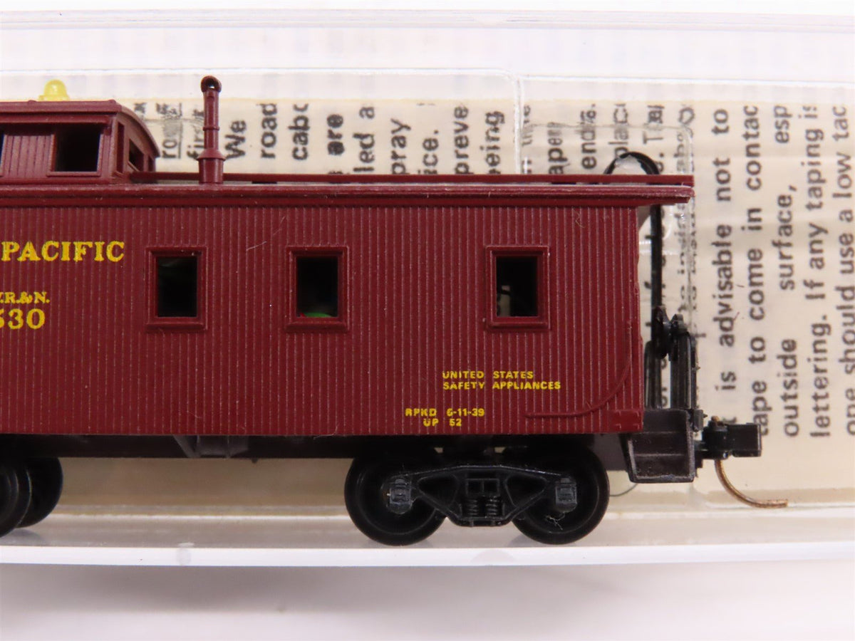 N Kadee Micro-Trains MTL 50010 UP / OWR&amp;N 34&#39; Offset Cupola Wood Caboose #3530