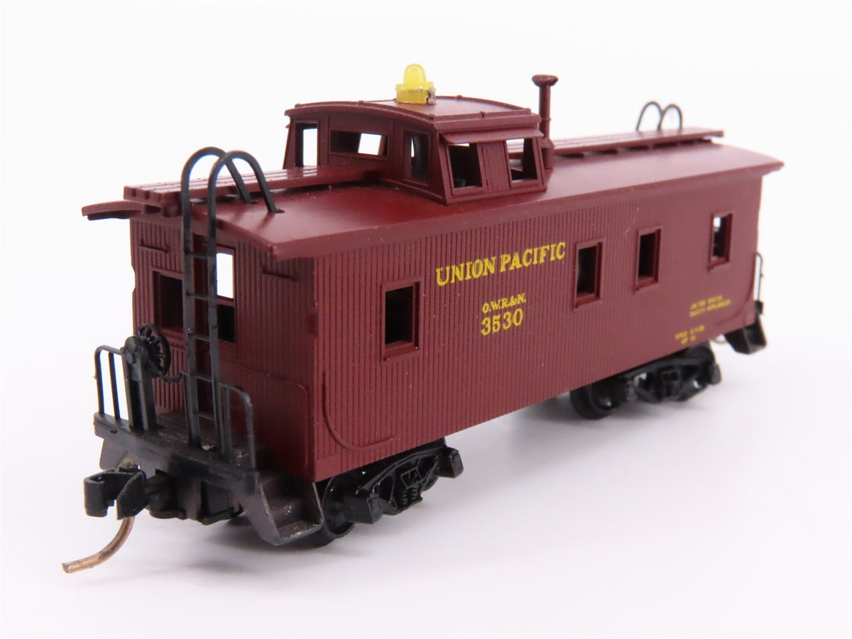 N Kadee Micro-Trains MTL 50010 UP / OWR&amp;N 34&#39; Offset Cupola Wood Caboose #3530