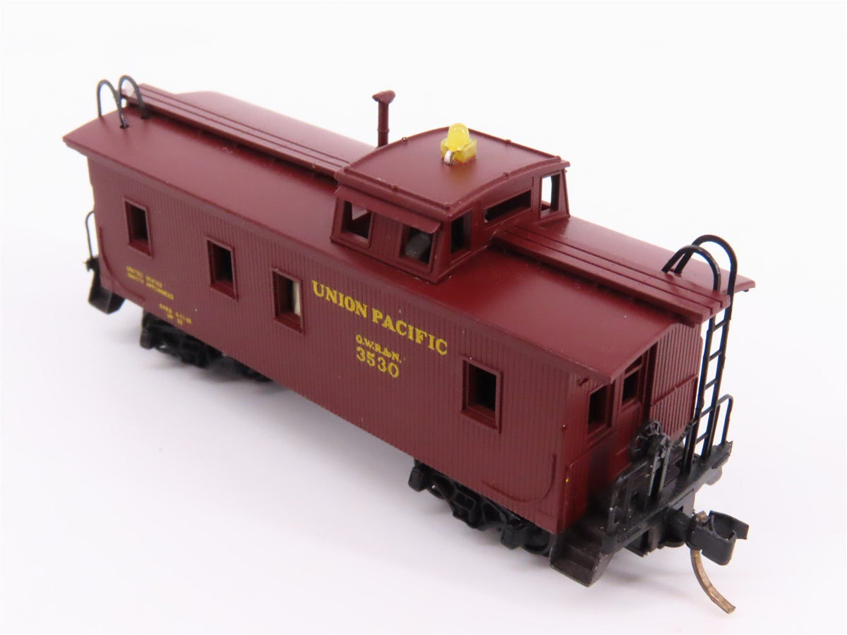 N Kadee Micro-Trains MTL 50010 UP / OWR&amp;N 34&#39; Offset Cupola Wood Caboose #3530