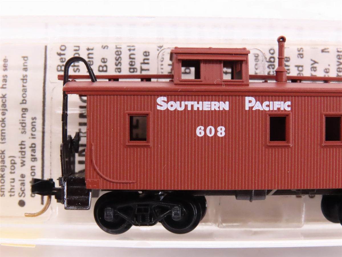 N Kadee Micro-Trains MTL 50070 SP Southern Pacific Offset Cupola Caboose #608