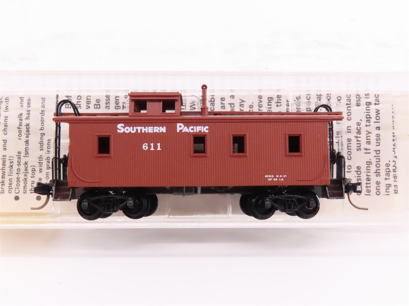 N Kadee Micro-Trains MTL 50070 SP Southern Pacific Offset Cupola Caboose #611