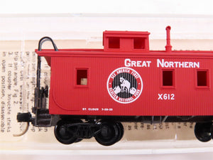 N Kadee Micro-Trains MTL 50090 GN Great Northern 34' Offset Cupola Caboose #X612