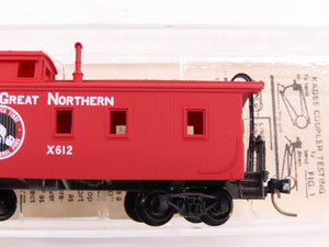 N Kadee Micro-Trains MTL 50090 GN Great Northern 34' Offset Cupola Caboose #X612