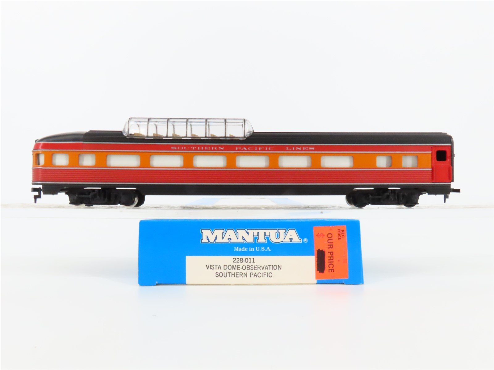 HO Scale Mantua 228-011 SP Southern Pacific Vista Dome Passenger Car