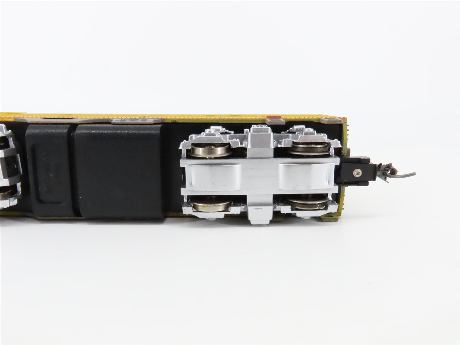 HO Scale Bachmann 61600 UP Union Pacific F9A Diesel Locomotive #1468 w/ Caboose