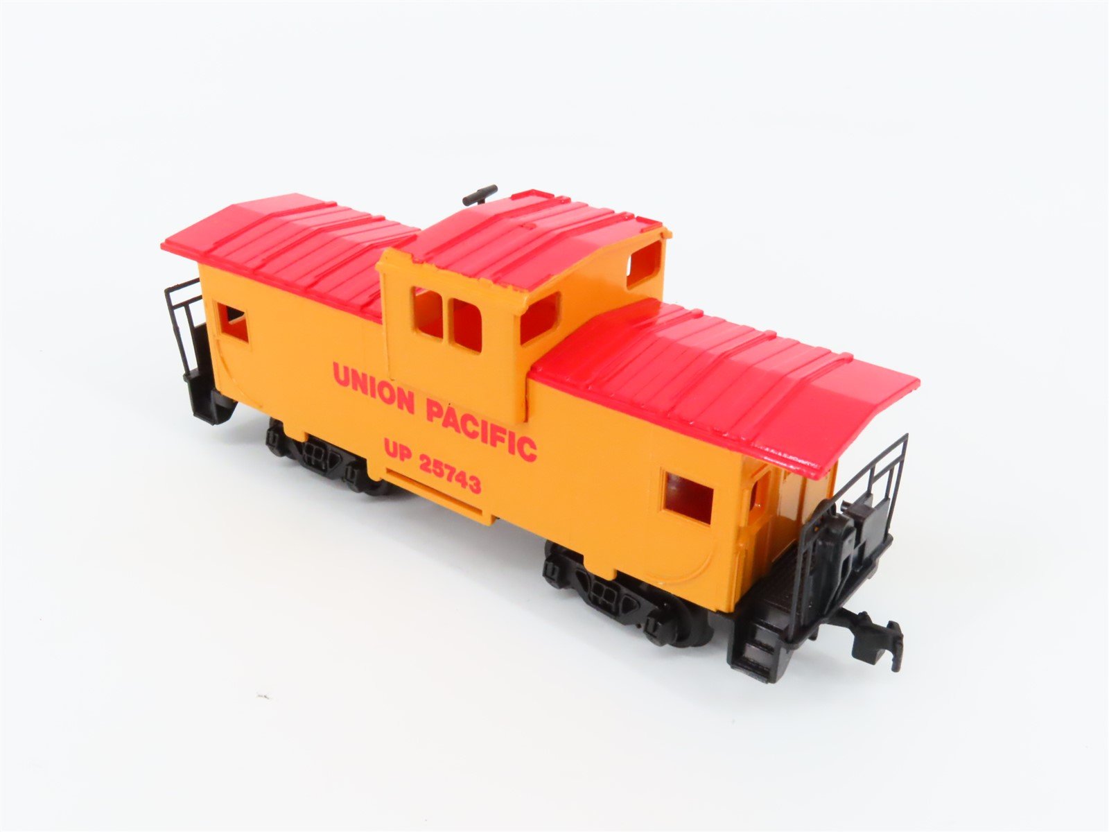 HO Scale Bachmann 61600 UP Union Pacific F9A Diesel Locomotive #1468 w/ Caboose