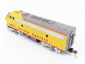 HO Scale Bachmann 61600 UP Union Pacific F9A Diesel Locomotive #1468 w/ Caboose