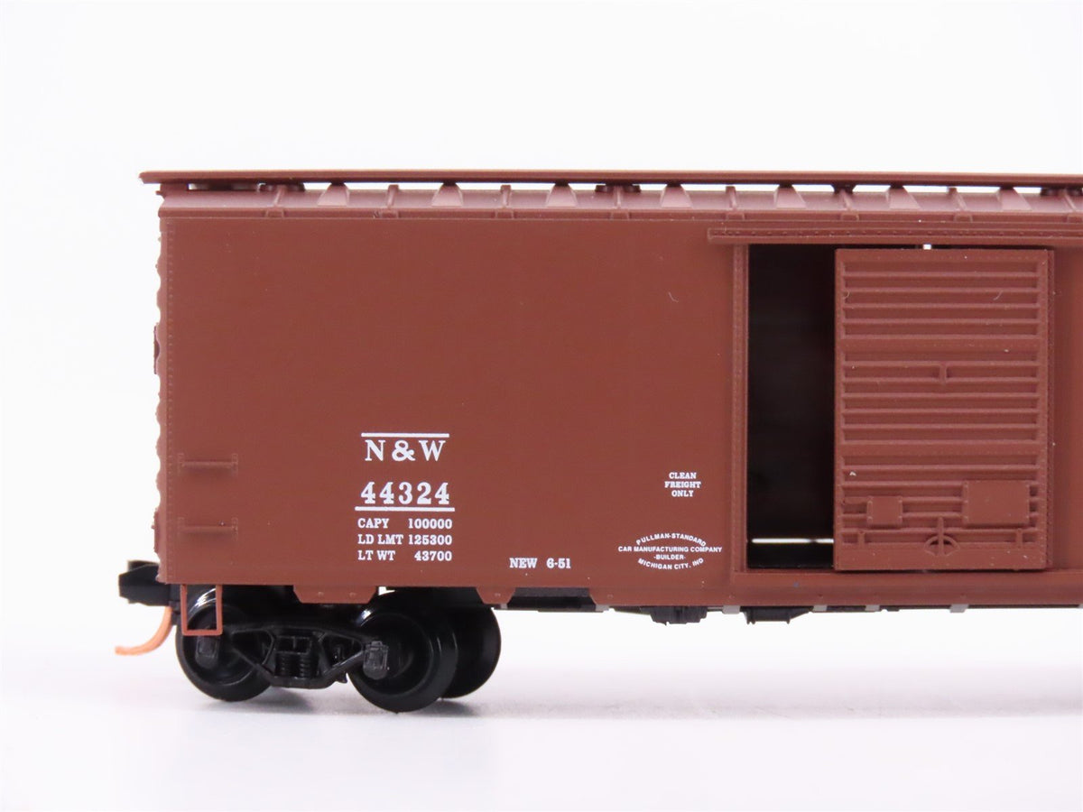 N Scale Micro-Trains MTL 20606 N&amp;W Norfolk &amp; Western Railroad 40&#39; Box Car #44324