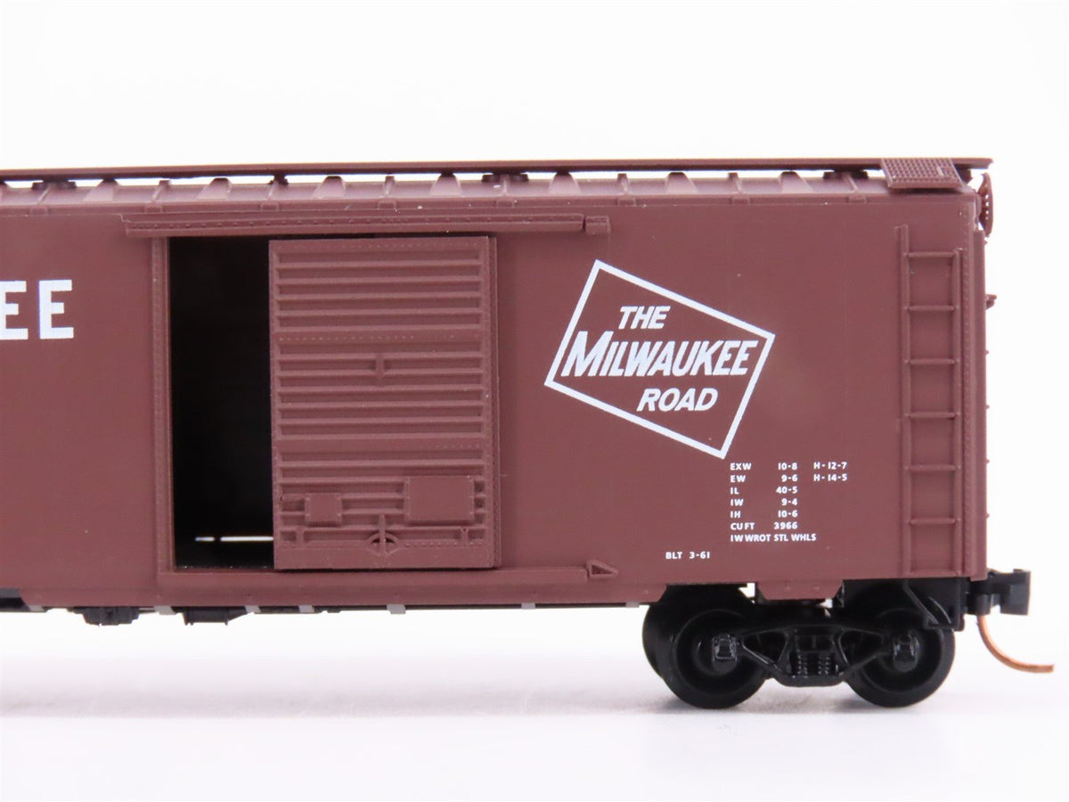 N Scale Micro-Trains MTL 20526 MILW Milwaukee Road 40&#39; Single Door Box Car 30371