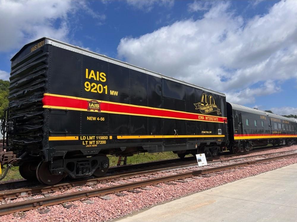 N Micro-Trains MTL 07400500 IAIS Iowa Interstate 40th Anniversary 40&#39; Box Car