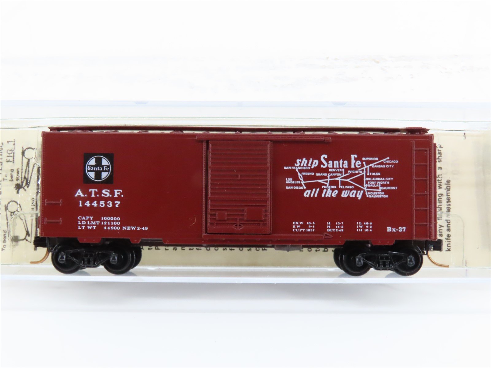 N Scale Kadee Micro-Trains MTL 20020 ATSF Santa Fe Super Chief Box Car #144537