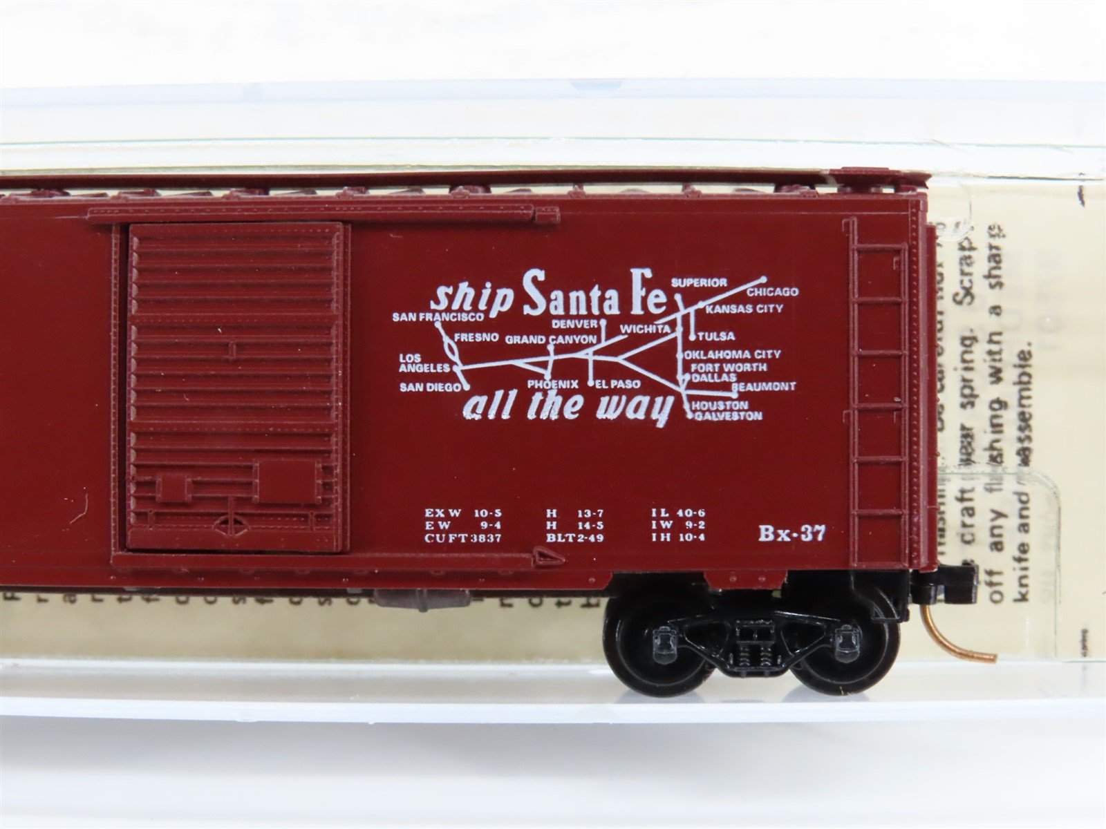 N Scale Kadee Micro-Trains MTL 20020 ATSF Santa Fe Super Chief Box Car #144537