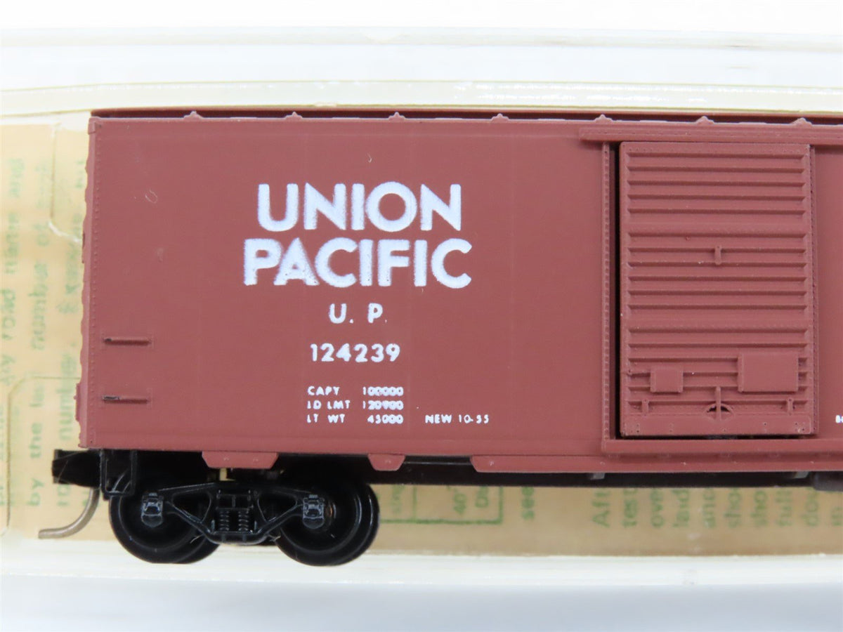 N Scale Kadee Micro-Trains MTL 20070 UP Union Pacific 40&#39; Box Car #124239