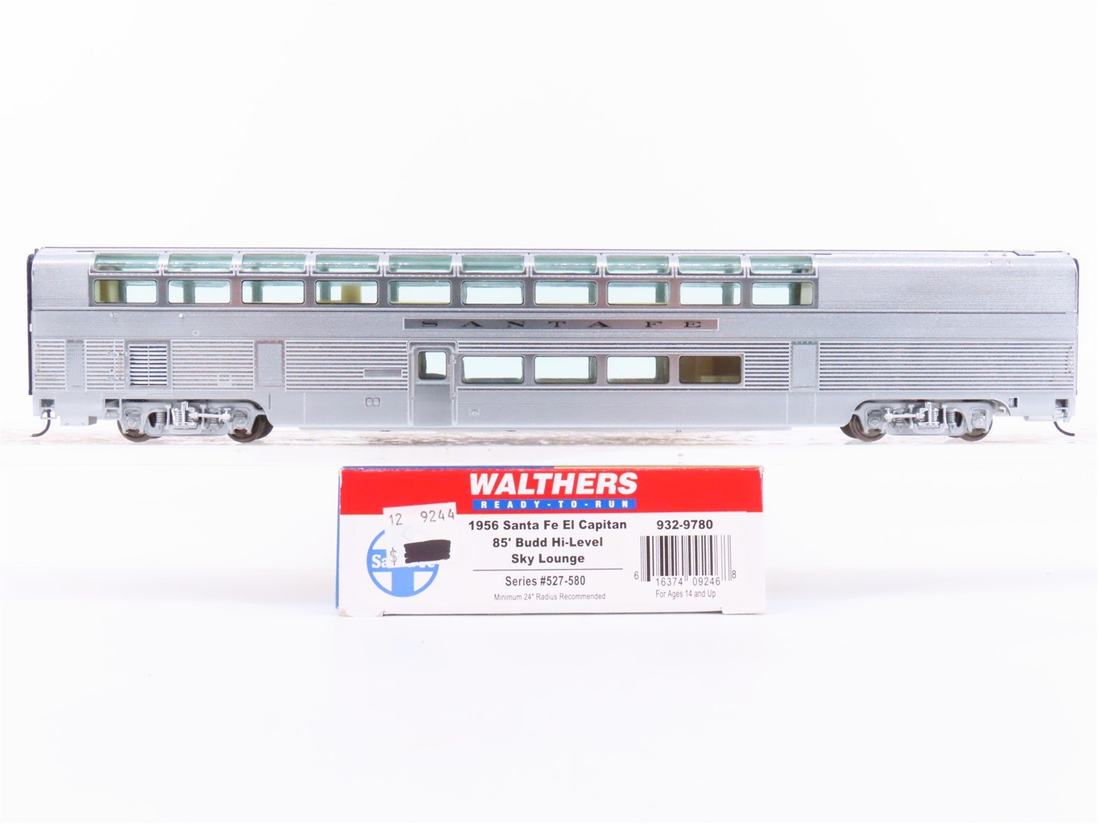 HO Walthers 932-9780 ATSF Santa Fe 85' Budd Hi-Level Sky Lounge Passenger Car