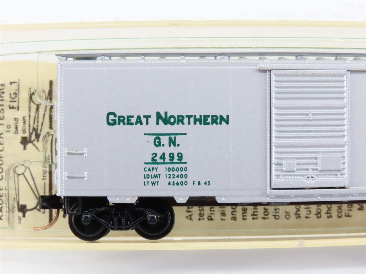 N Scale Kadee Micro-Trains MTL 20100 GN Great Northern 40&#39; Box Car #2499