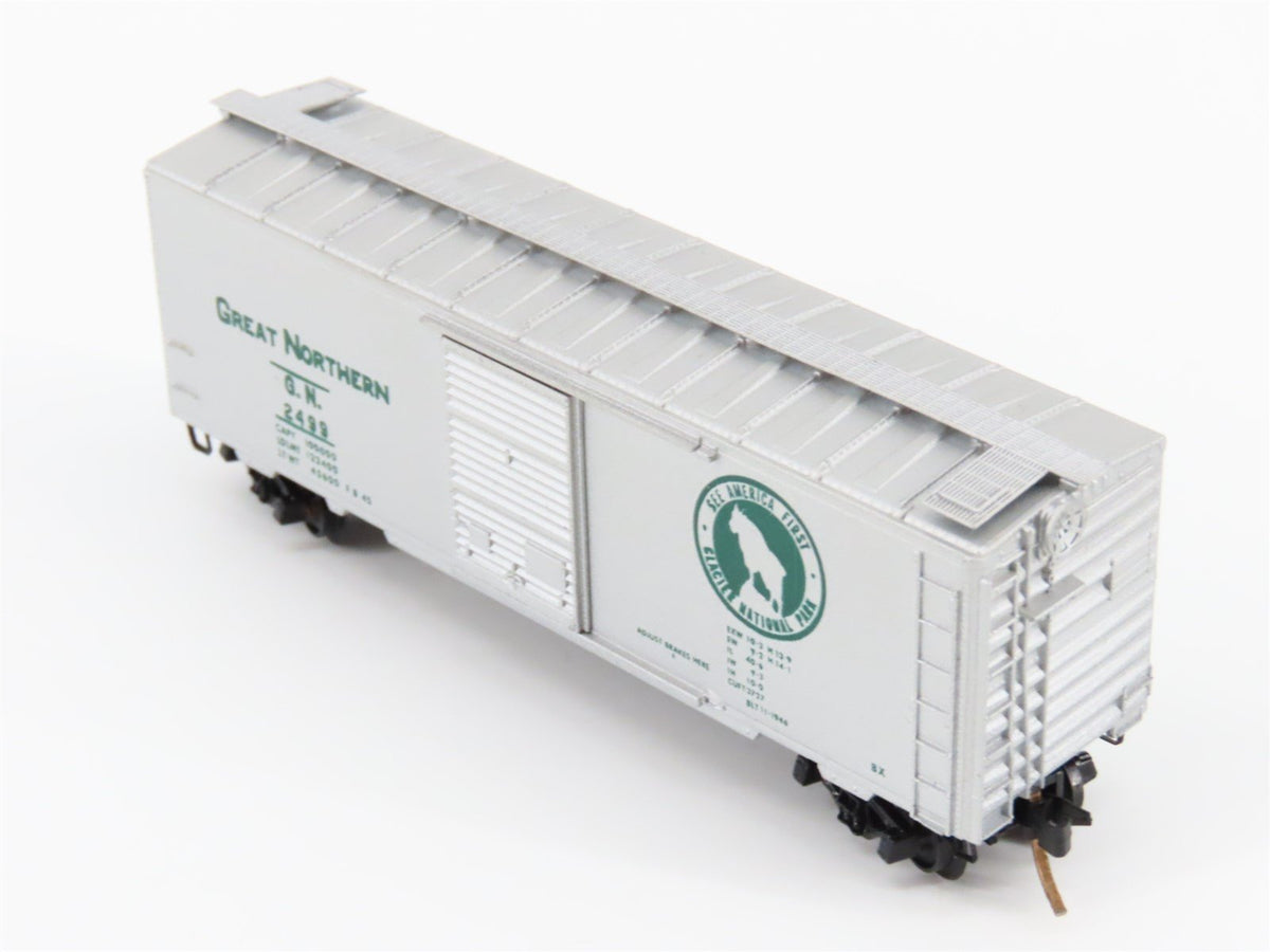 N Scale Kadee Micro-Trains MTL 20100 GN Great Northern 40&#39; Box Car #2499