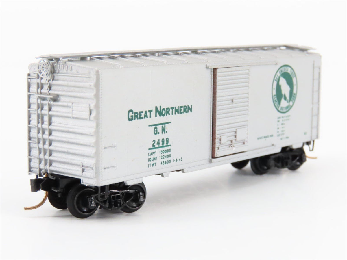 N Scale Kadee Micro-Trains MTL 20100 GN Great Northern 40&#39; Box Car #2499