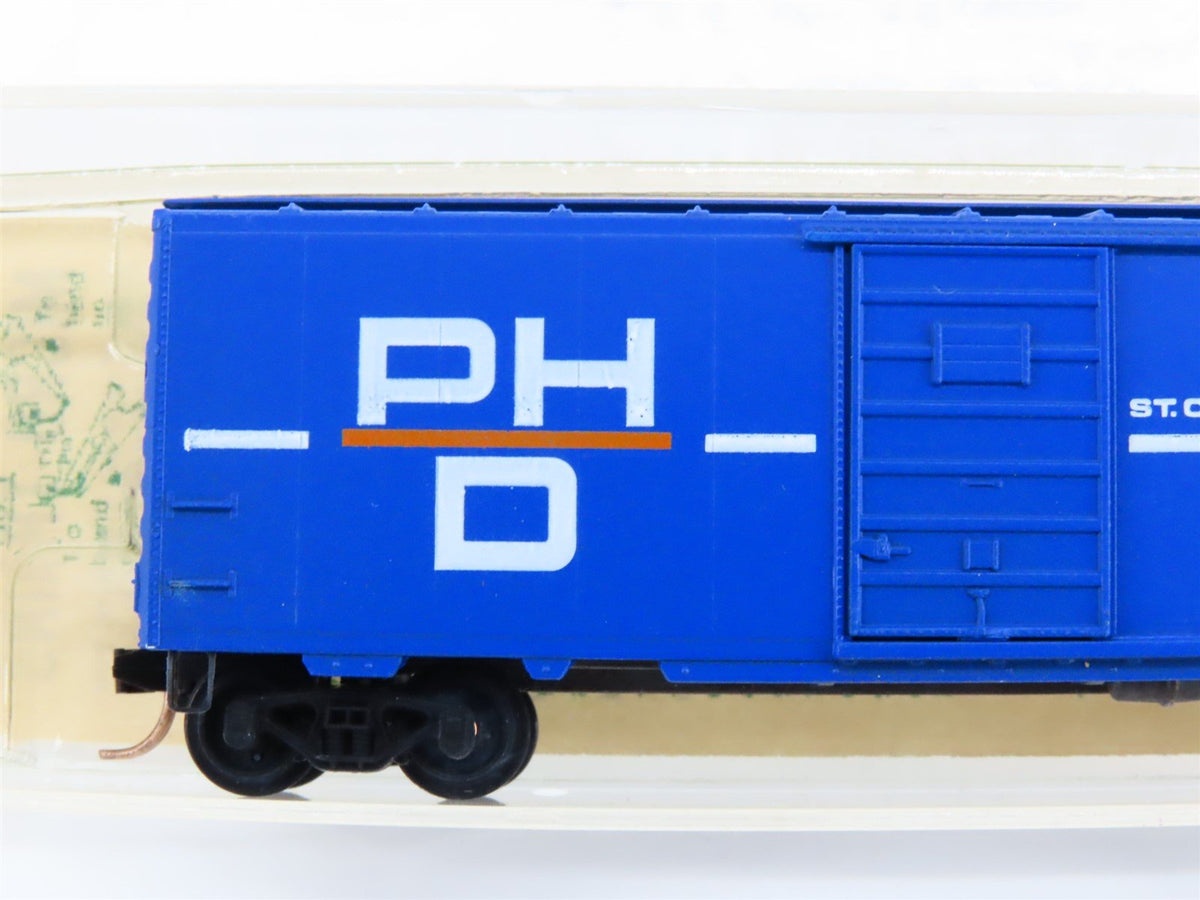 N Scale Kadee Micro-Trains MTL 20318 PHD Railroad 40&#39; Box Car #1307 - Blue Label