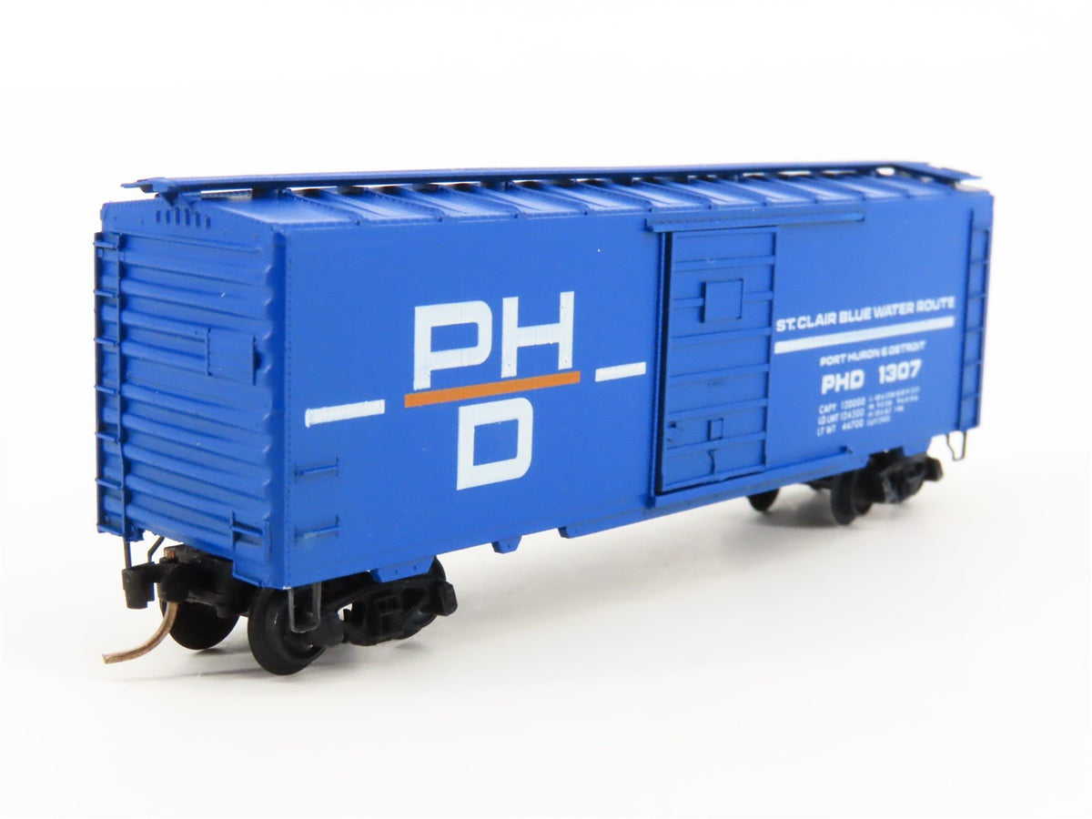 N Scale Kadee Micro-Trains MTL 20318 PHD Railroad 40&#39; Box Car #1307 - Blue Label