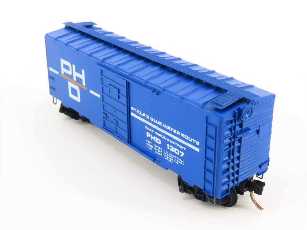 N Scale Kadee Micro-Trains MTL 20318 PHD Railroad 40&#39; Box Car #1307 - Blue Label