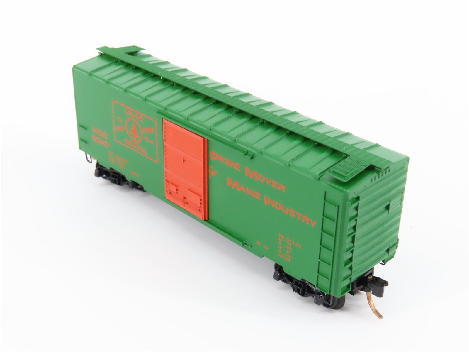 N Scale Kadee Micro-Trains MTL 20220 MEC Maine Central Pine Tree Box Car #8247