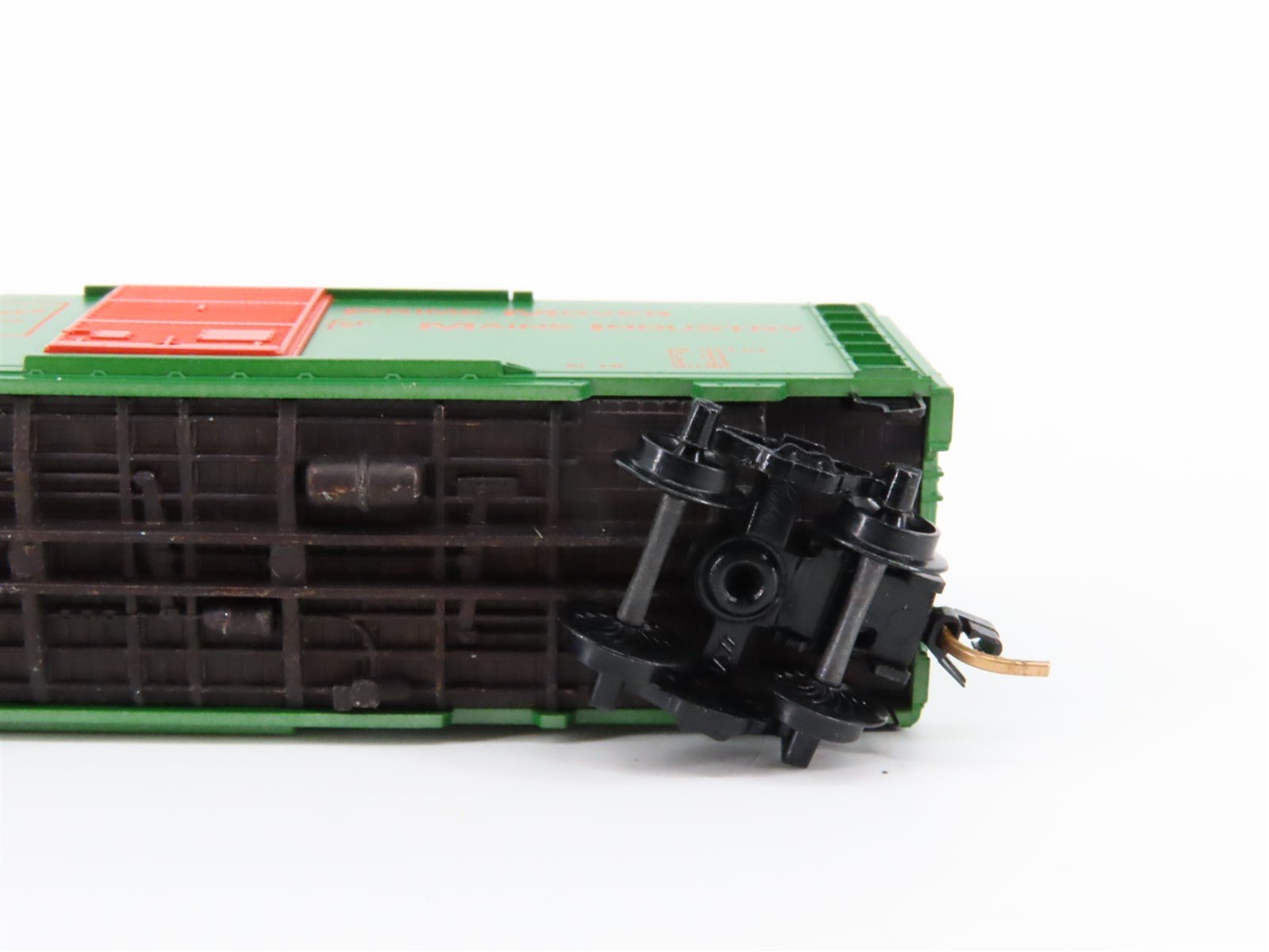 N Scale Kadee Micro-Trains MTL 20220 MEC Maine Central Pine Tree Box Car #8247