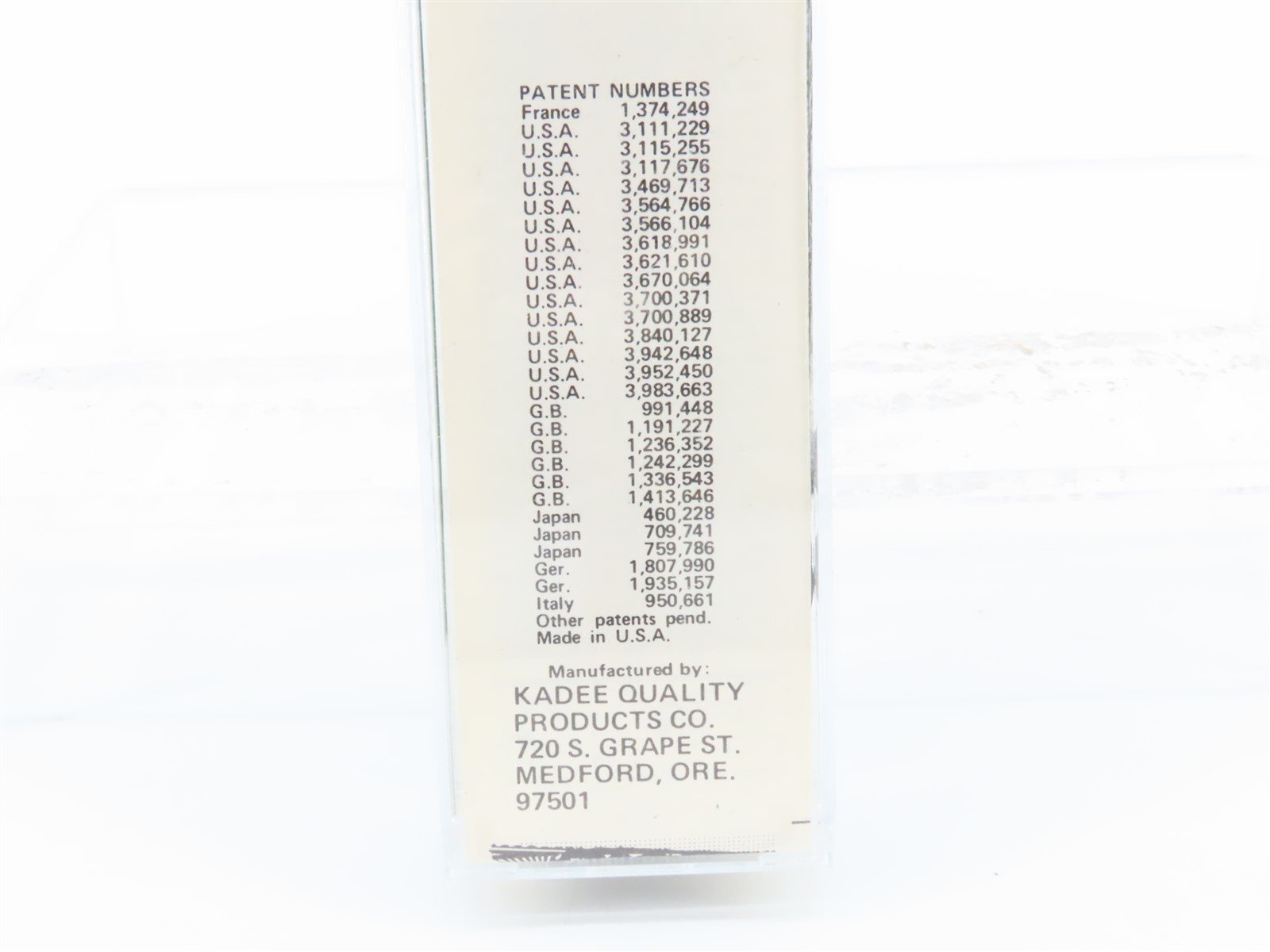 N Scale Kadee Micro-Trains MTL 20220 MEC Maine Central Pine Tree Box Car #8247