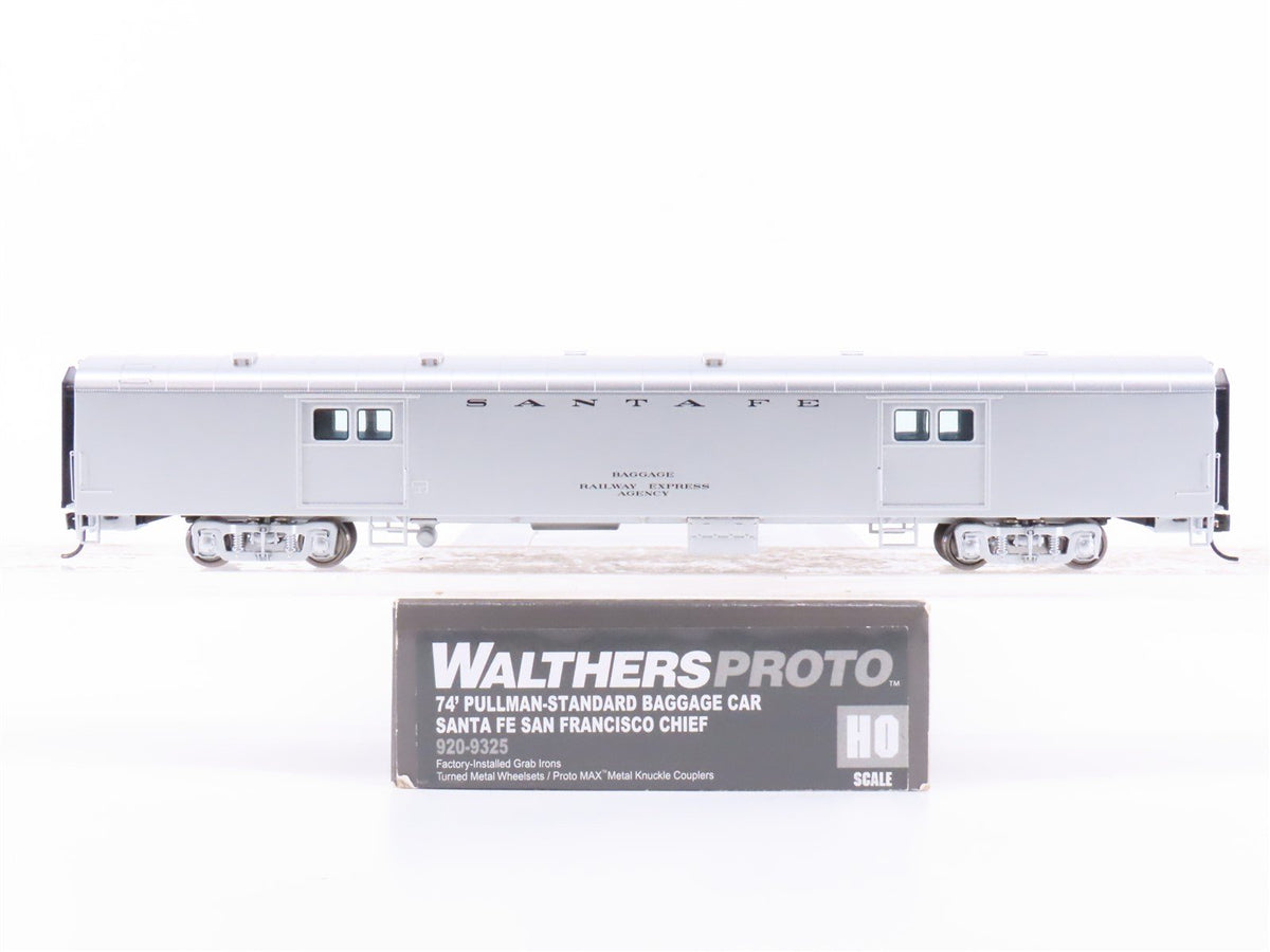 HO Walthers Proto 920-9325 ATSF Santa Fe 74&#39; P-S Baggage Passenger Car